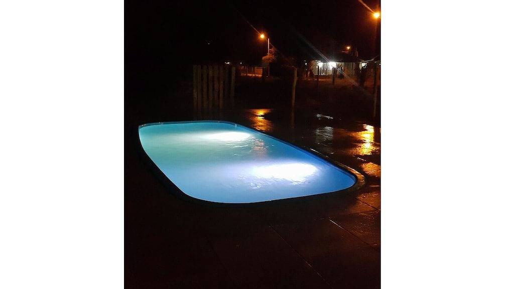 Schönes Haus mit Wi-Fi, Pool und Grill in Imbituba, Litoral Catarinense