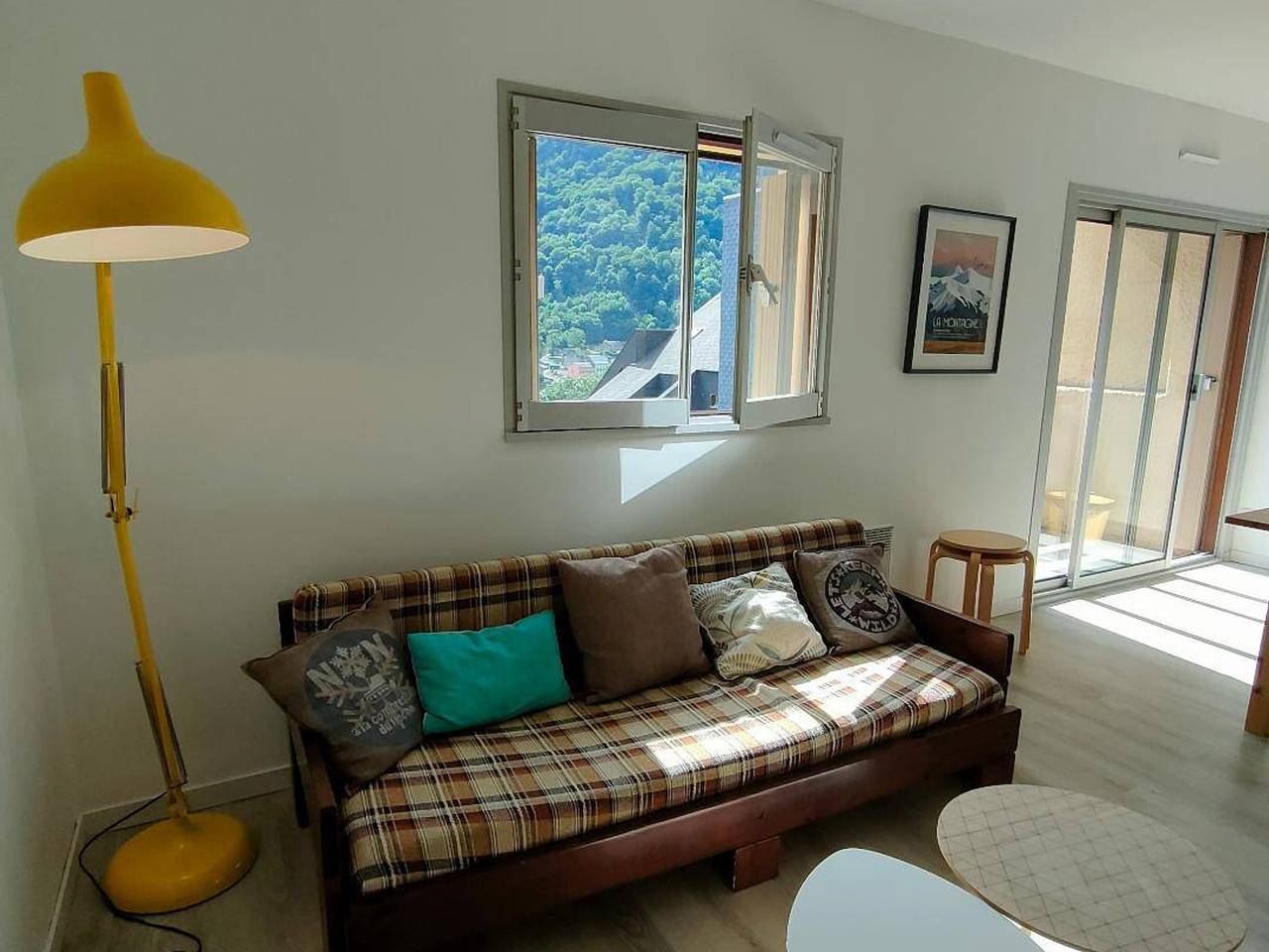 Entire studio, T1bis Apartment in Cauterets with Parking for 4 People in Cauterets, Pyrenees National Park