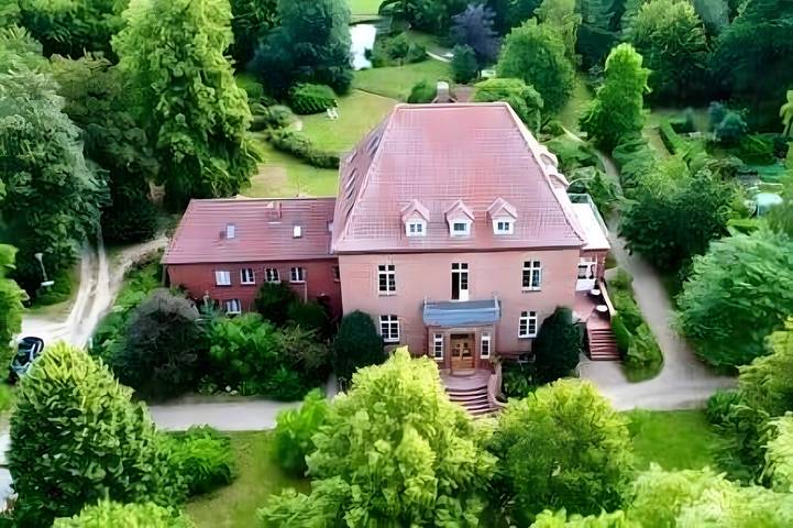 Ferienhaus für 25 Personen, mit Garten und Sauna in Mecklenburgische Schweiz