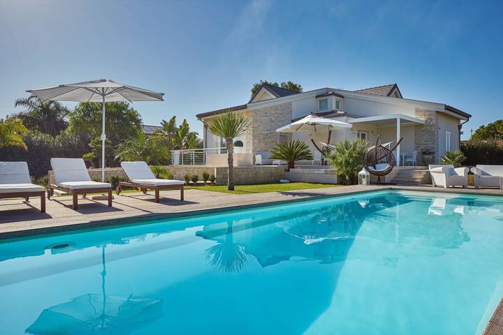Villa Giame heated pool - Villa Giame in Pozzallo, Provincia de Ragusa