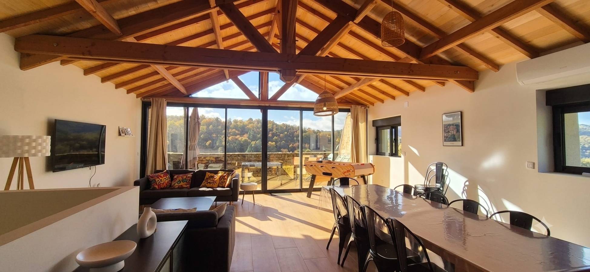 Aubié, modern barn, swimming pool and Ac in Latouille-Lentillac, Lot
