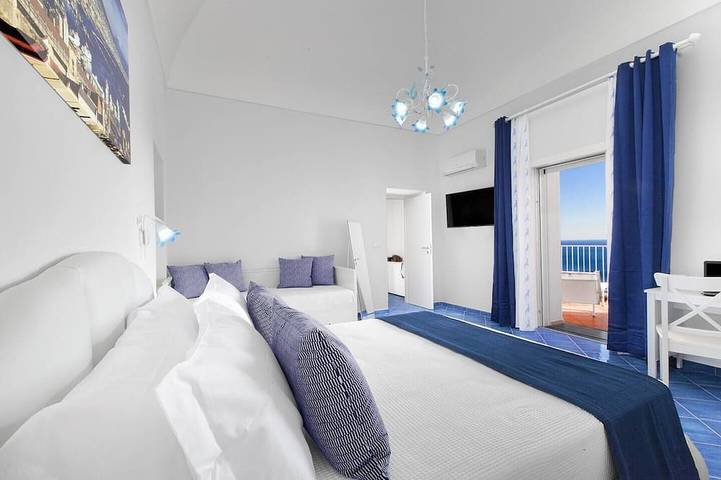 BlueVista Home - Terrace Jacuzzi/Hot Tub in Positano, Sorrento Coast