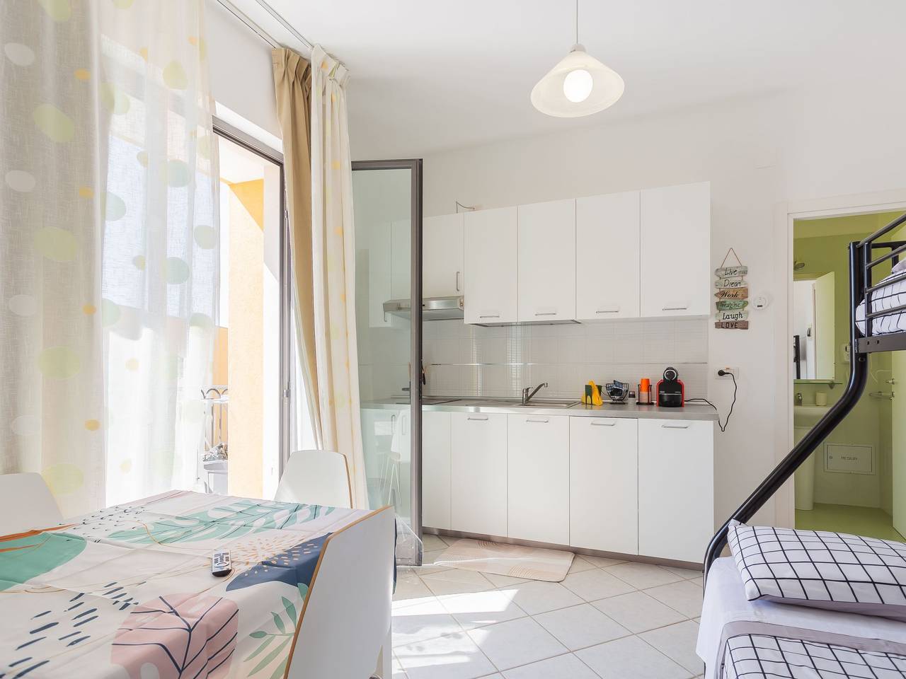 Ganze Wohnung, 5 Bnb delle Nazioni mit Parkplatz, 9min Flughafen Meer in Bitonto, Bari Provinz
