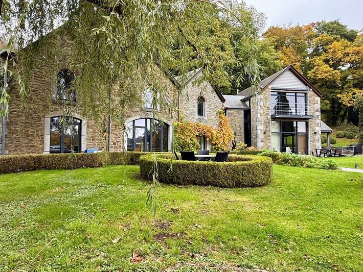 Vakantiehuis voor 12 personen, with tuin and zwembad as well as uitzicht and terras, met huisdier in Nassogne