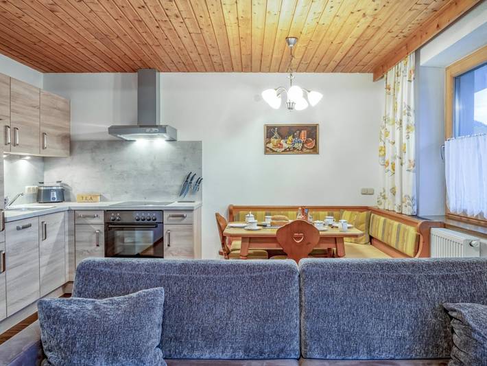 Ganze Wohnung, Idyllische Ferienwohnung, Garten und Bergblick in Loferer und Leoganger Steinberge, Sankt Jakob in Haus