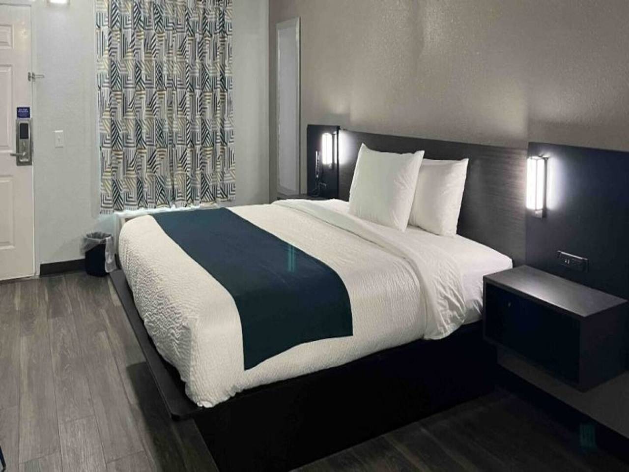1 Kingsize -bett | Ns | Küche in Springdale (Columbia), Lexington County