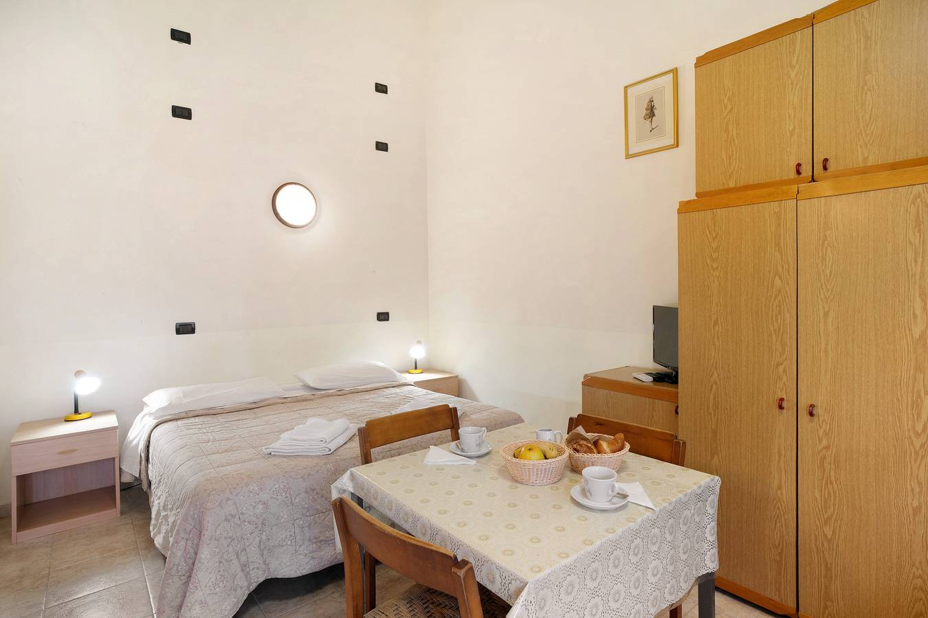 Monolocale intero, Monolocale "La Pineta 46" con piscina condivisa, terrazza privata e Wi-Fi in Salea (Albenga), Albenga