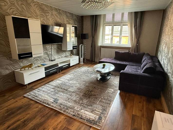 Ferienwohnung für 2 Personen, mit Balkon und Ausblick in Hof