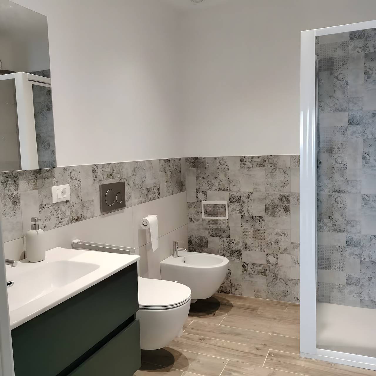 Villa „Casablanca“ mit Meerblick, Wlan und Klimaanlage in Cipressa, Riviera di Ponente