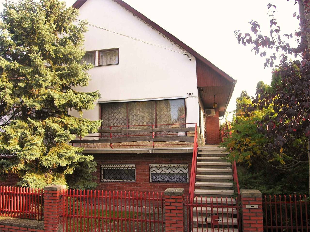 Ganze Ferienwohnung, Ferienwohnung mit grossen Garten und Terrasse  in Balatonlelle, Plattensee Südufer