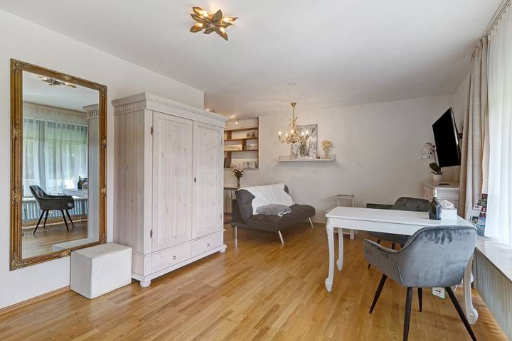Entire studio, Studio Apartment 'Ribeiro Ninho de Cuco' with Balcony and Wi-Fi in Schönwald im Schwarzwald, Southern Black Forest