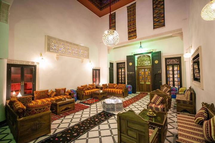 Riad pour 4 personnes, avec jacuzzi et terrasse, adapté aux familles