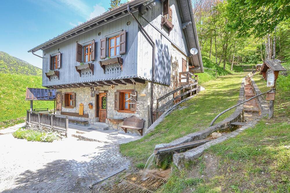 Prachtig huis in Comeglians (Ud) in Comeglians, Carnic Prealps