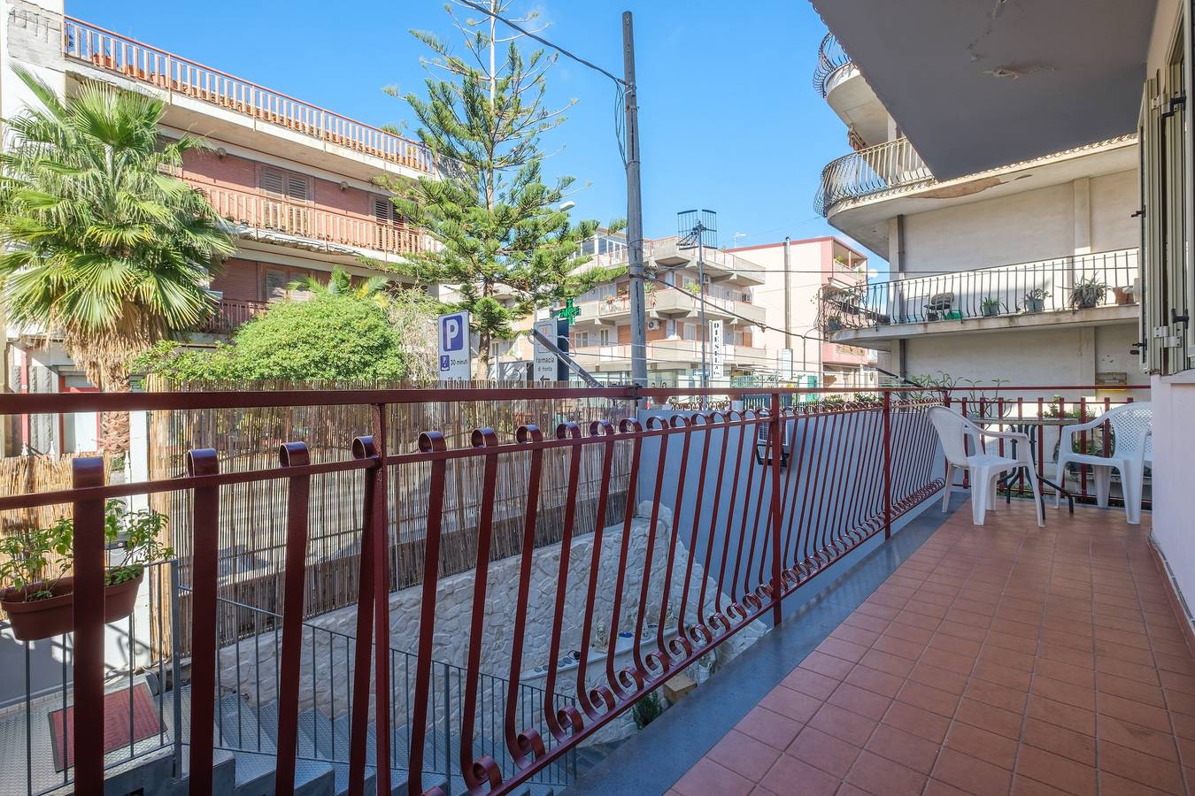 Casa Vacanze "Casa a 100 mt Dal Mare" con Balcone Privato, Wi-Fi & A/C in Sant'Alessio Siculo, Provincia di Messina