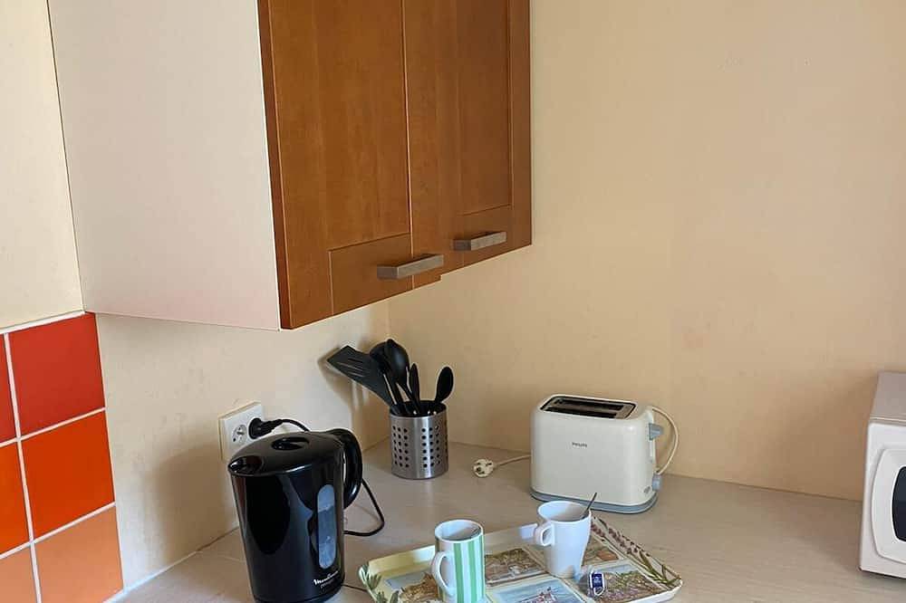 Apartamento entero, Appart Bien Ensoleille a 3 Minutes des Plages de Sable in Antibes, Region de Cannes