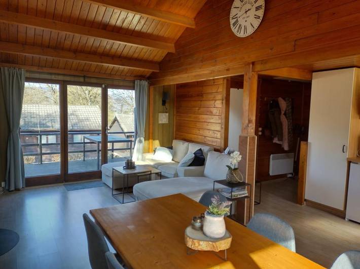 Gîte pour 4 personnes, avec Balcon ainsi que Terrasse et Vue dans Jupille