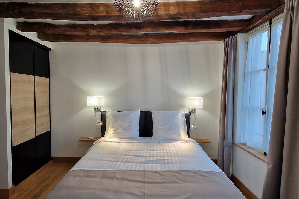 Chambre d'hôtes de charme dans une maison du Xix siècle, in Fontevraud-l'Abbaye, Vallée de la Loire