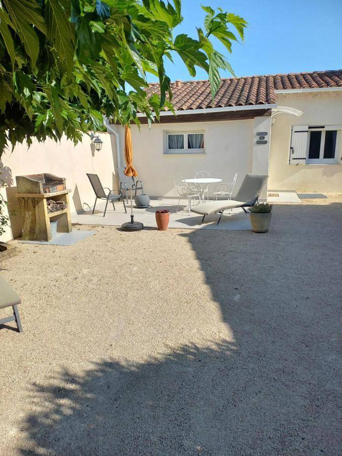 Location de vacances pour 2 personnes, avec vue et terrasse à Monteux - 3