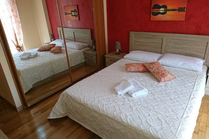 Appartement entier, \"Un appartement moderne, confortable et rénové vous attend au coeur d'Athènes. in Section centrale d'Athènes, Athènes