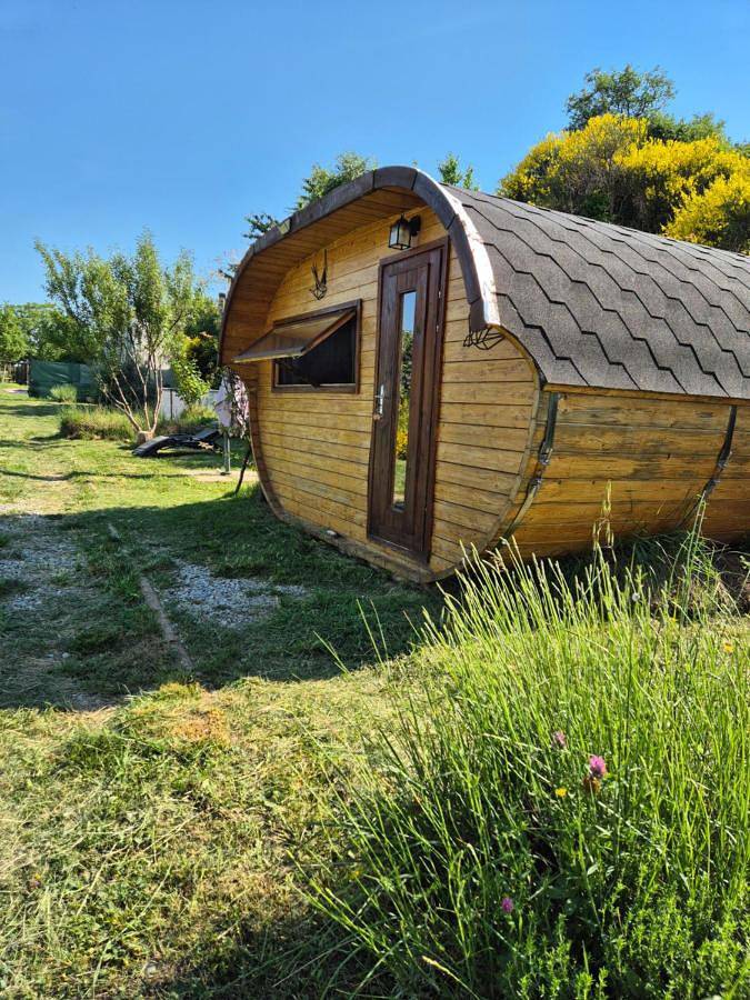 Location de vacances pour 4 personnes, avec piscine ainsi que jardin et vue à Viens - 2