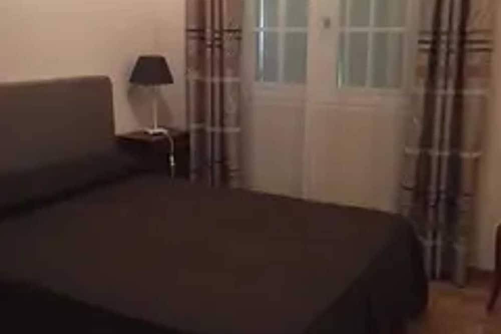 Homerez - Family Villa with Pool in Milhaud - 100 m² in Milhaud, Nimes region