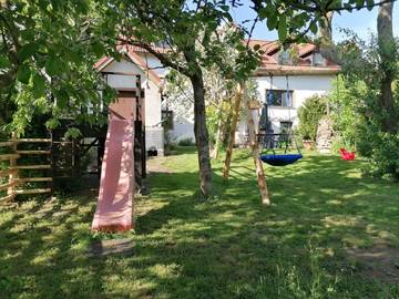 Ferienhaus für 9 Personen, mit Garten und Ausblick in der Eifel
