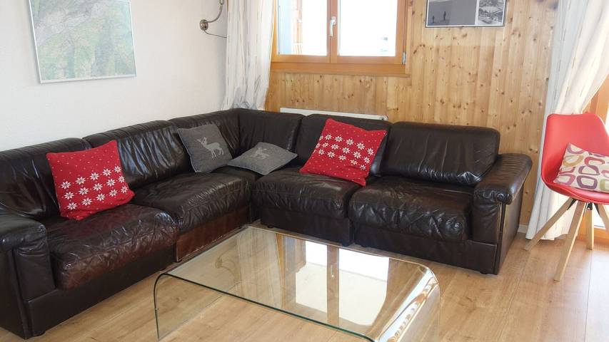Vacation apartment for 8 people, with pool and balcony in Sion