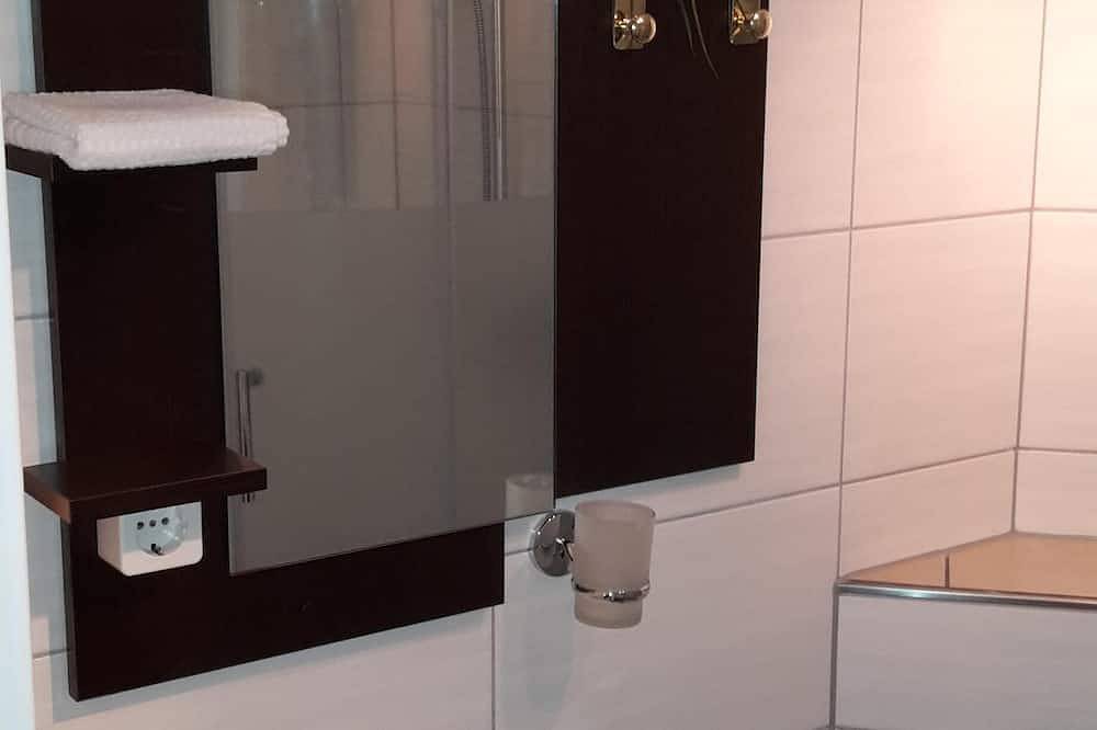 Ganze Wohnung, Modernes ***-Appartement zwischen Köln und Bonn. Neu: E-Ladestation 11Kw! in Lohmar, Rhein-Sieg-Kreis