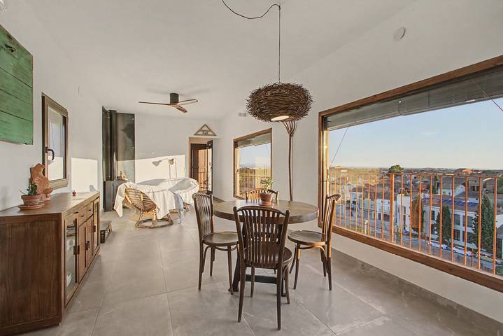 Holiday Home 'Castell De Menàrguens' with Private Terrace, Private Garden and Wi-Fi in Menàrguens, Noguera