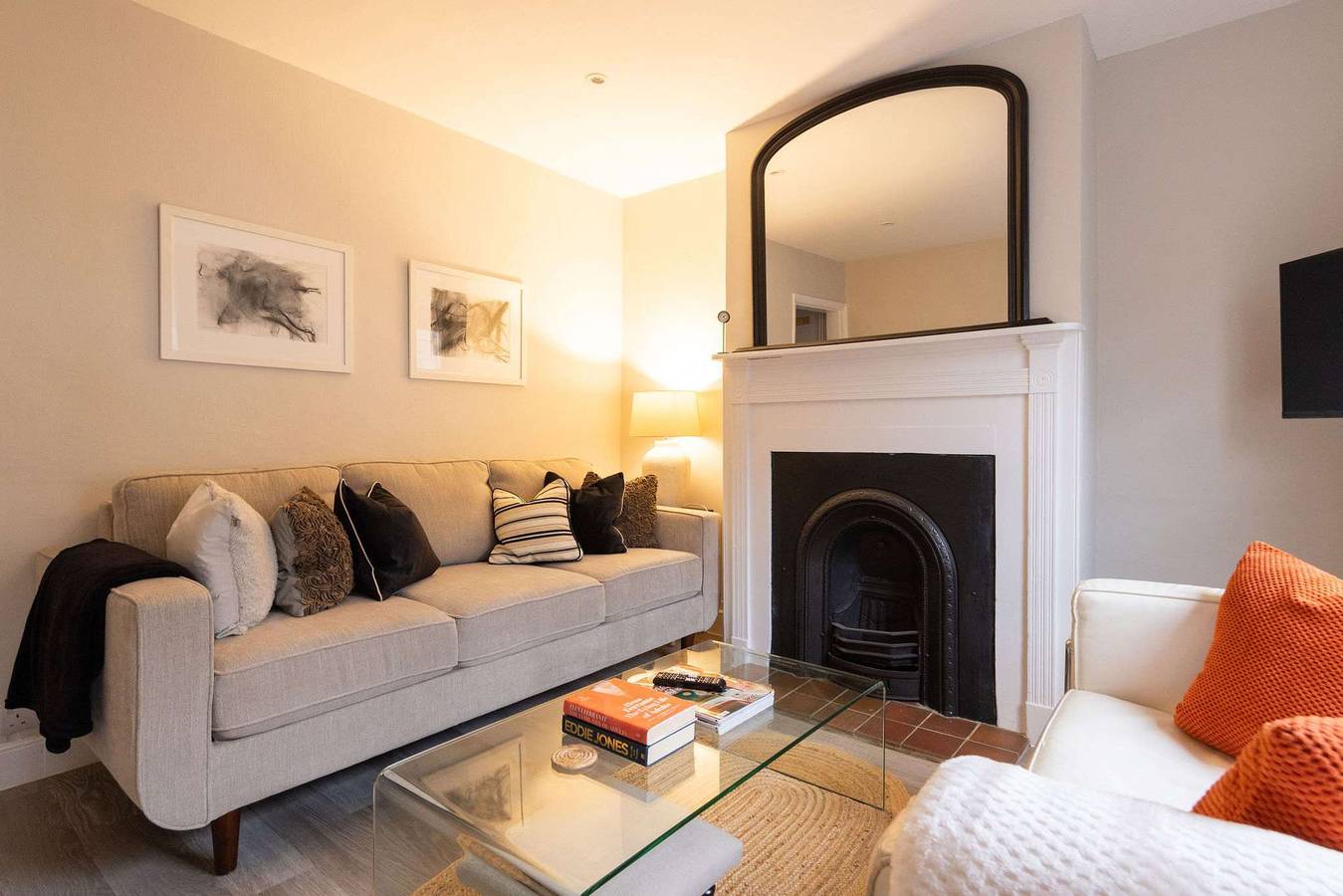 Elegant Georgian City Retreat for 5 in Chichester, Sussex Occidental