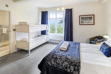 Bungalow for 12 People in Porlock, Exmoor, Photo 3