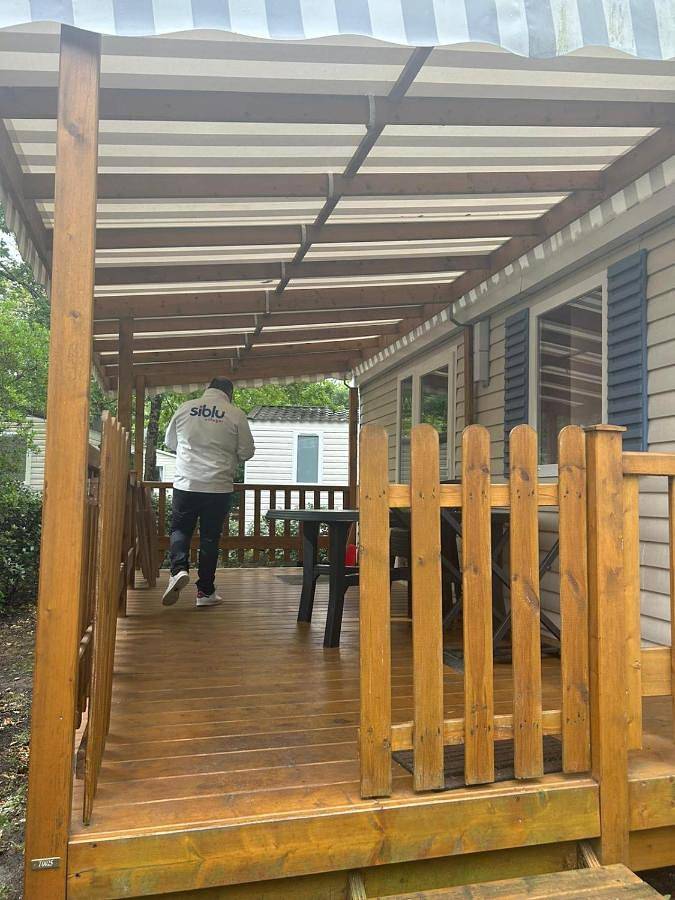 Camping pour 4 personnes, avec jardin et piscine ainsi que bassin pour enfant et sauna à Soulac-sur-Mer