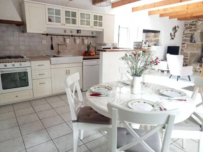 Location de vacances pour 4 personnes, avec jacuzzi et jardin à Cast
