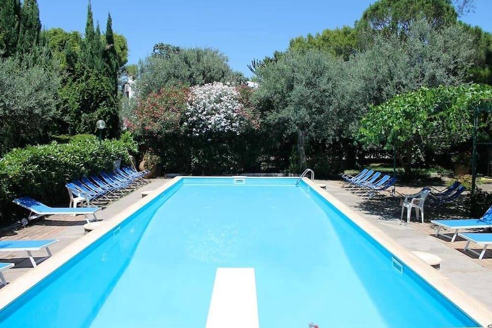Cactus Cottage With pool and a stone's throw from the famous Blue Grotto! in Anacapri, Neapel Provinz