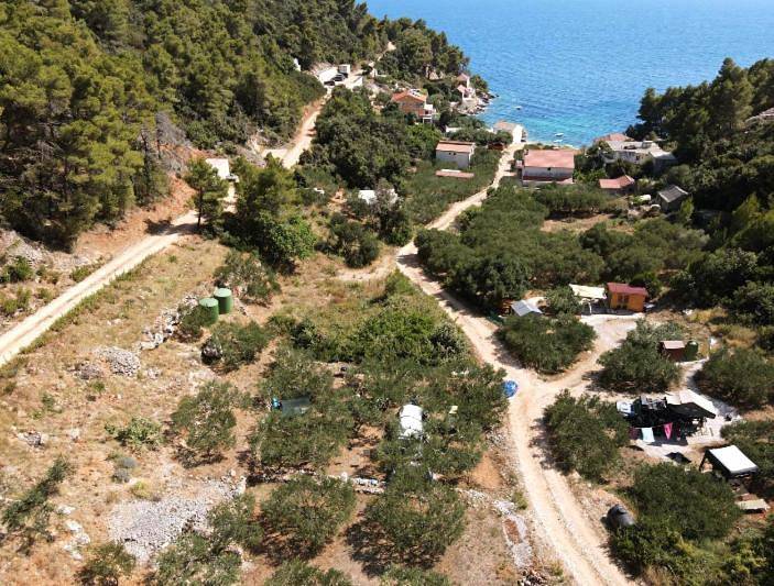 Secluded getaway tiny home - Skozanje bay, island Hvar in Gdinj, Hvar