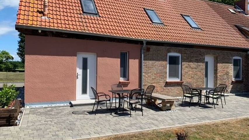 Ferienwohnung für 2 Personen, mit Garten und Terrasse in Schaprode