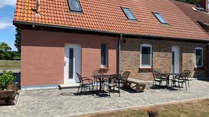 Ferienwohnung für 2 Personen, mit Terrasse und Garten in Schaprode