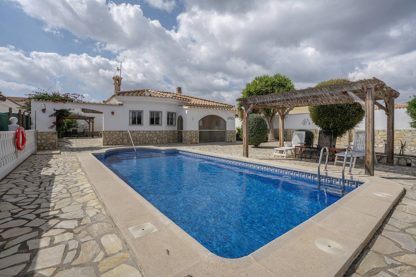 Villa "Vista De Las Colinas" con vistas a la montaña, piscina privada y Wi-Fi in Zurgena, Provincia de Almería