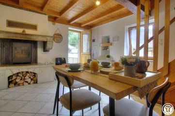 Gîte pour 5 personnes, avec terrasse à Cleyzieu