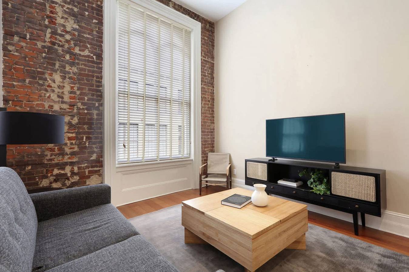 Apartamento entero, Roami at Factors Row near Bourbon St Studio in New Orleans, Orleans Parish