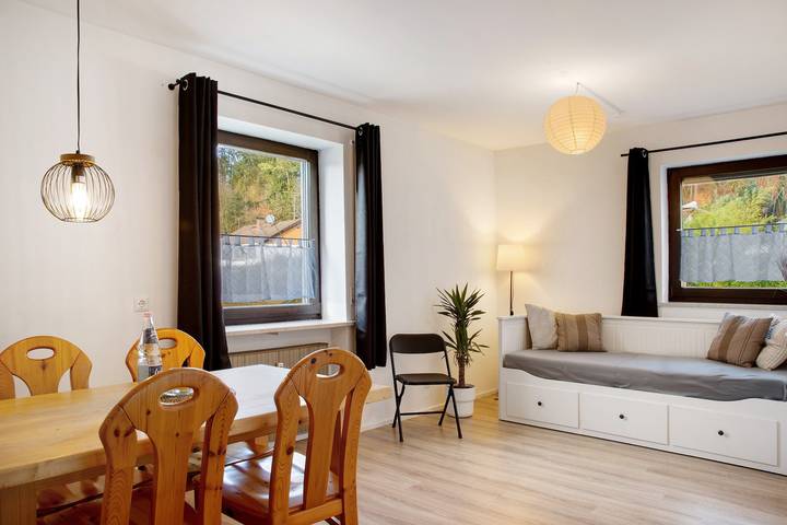 Ganze Wohnung, Ferienwohnung 'Weinberg' mit Balkon und Wi-Fi in Zeilarn, Ostbayern