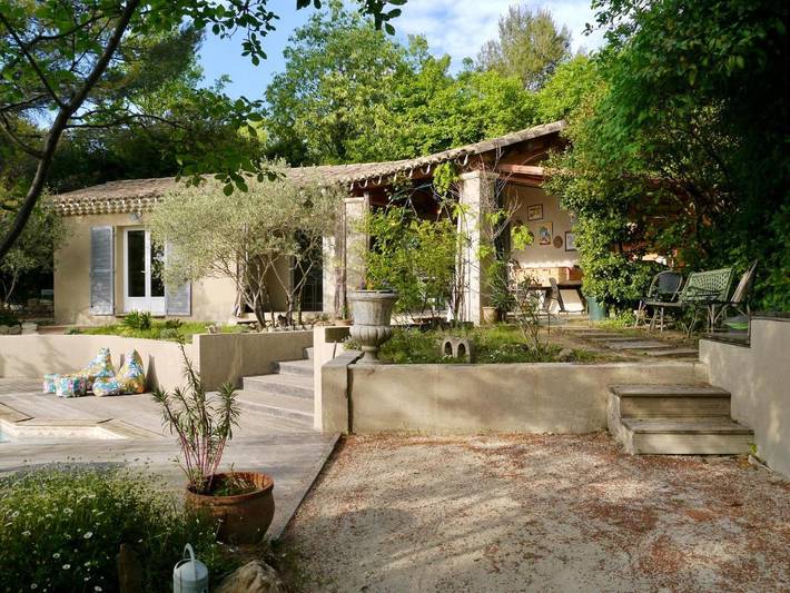 Location de vacances pour 2 personnes, avec jardin ainsi que piscine et vue à Buisson - 4