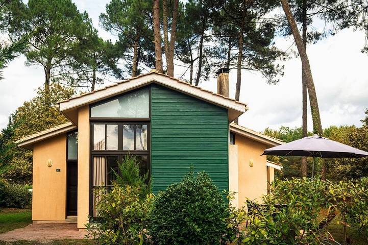 Maison pour 4 personnes, avec piscine et jardin, animaux acceptés à Salles