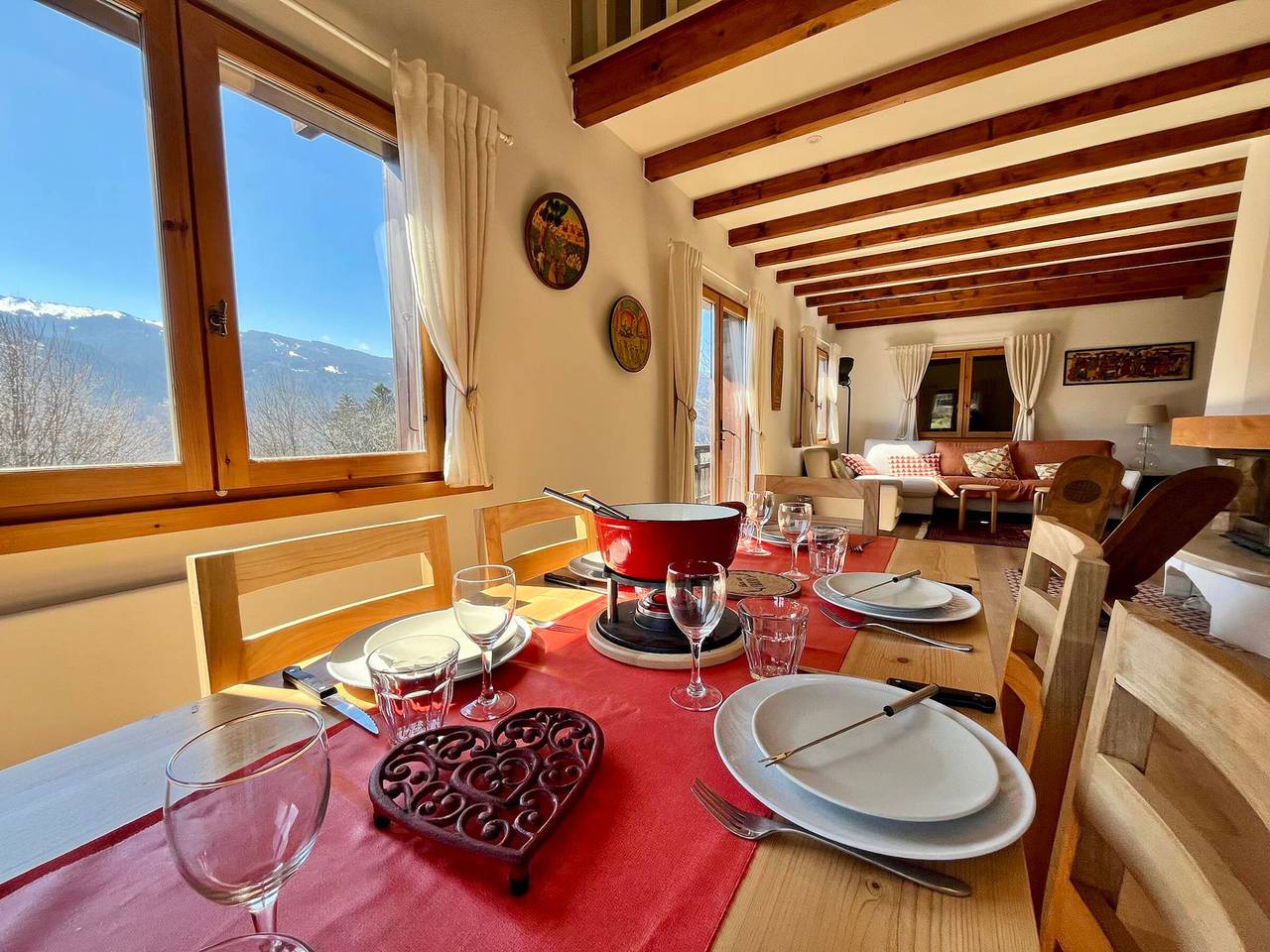Chalet rénové à Samoëns - Calme et confort avec terrasse in Samoëns, Région de Bonneville