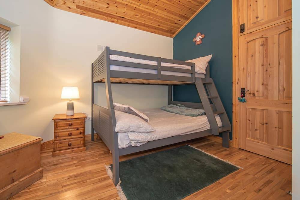 Spacious 2 bed stone cottage in the Wicklow Mountains in Donaghmore, County Wicklow