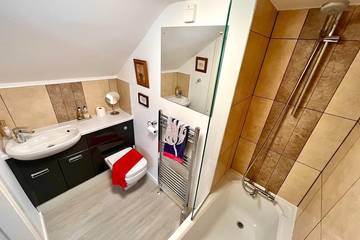 Glamping for 8 People in Peak District, Midlands, Photo 2
