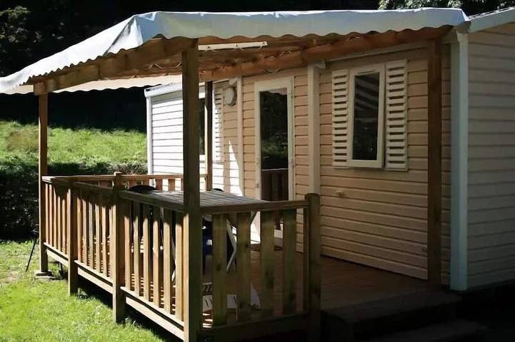 Gîte pour 5 personnes, avec terrasse à Oust - 4