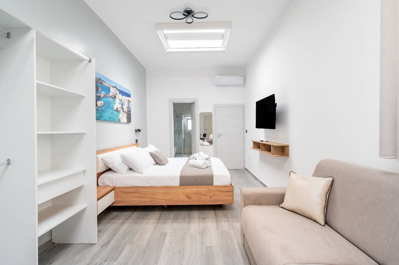 Appartamento intero, Appartamento 'Piazza Pertini - Apartment Perla' con Wi-Fi e Aria Condizionata in Melendugno, Provincia di Lecce