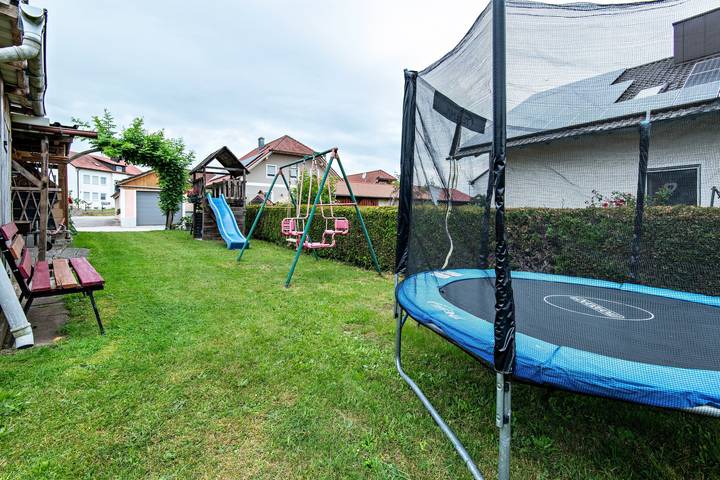 Entire apartment, Apartment 'Ferienwohnung Gruber' with Private Garden and Wi-Fi in Bodenwöhr, Eastern Bavaria