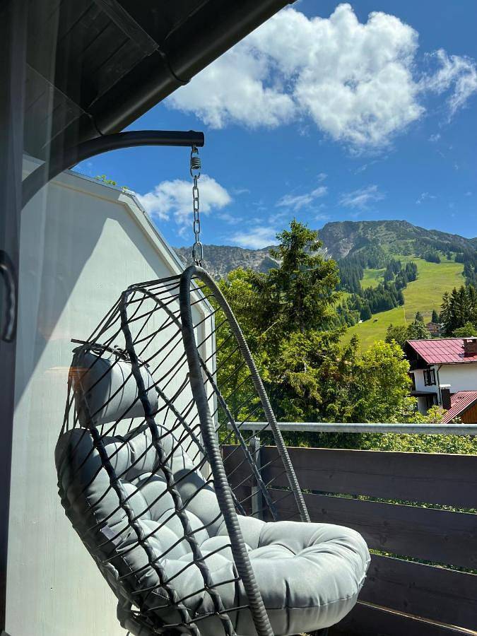 Ferienwohnung für 3 Personen, mit Balkon und Ausblick in Oberjoch